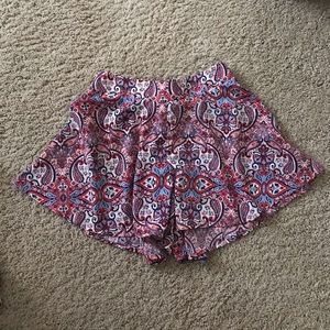 Pretty + fun shorts ✨